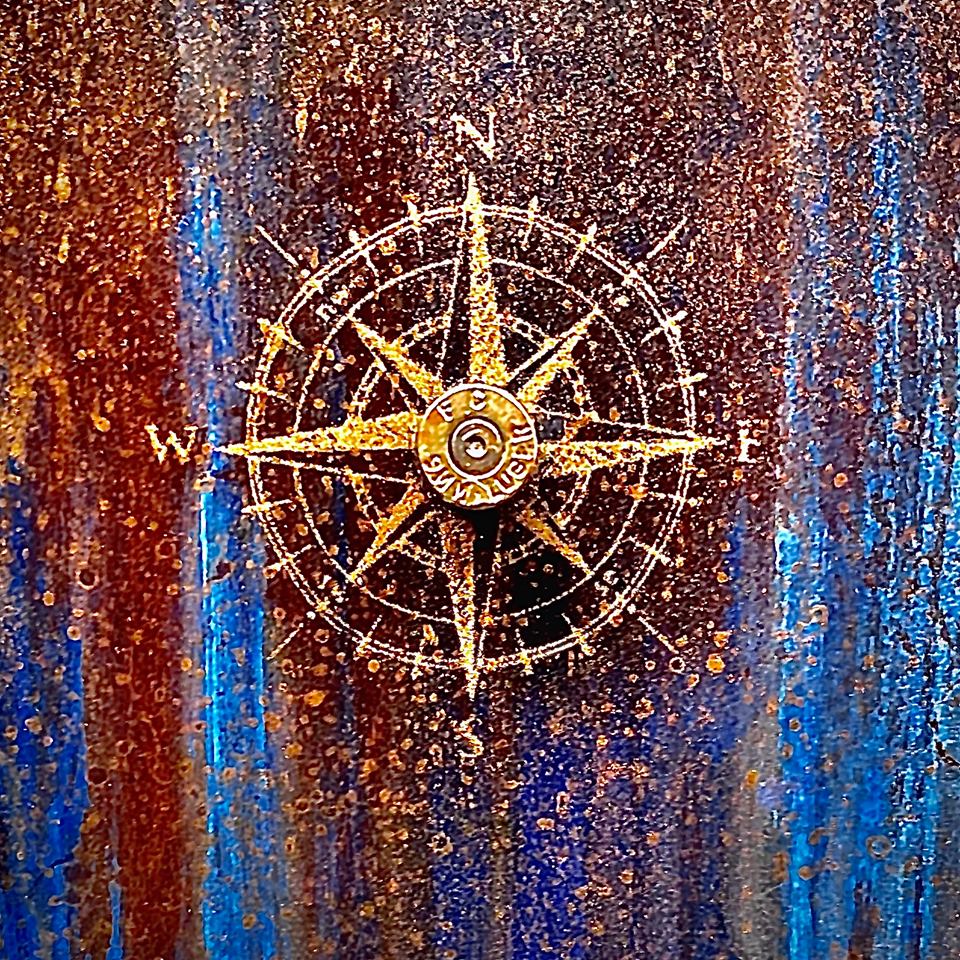 CREATiVE MEDiUMS